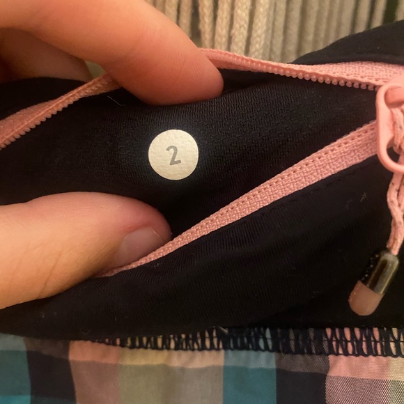 LULU SHORTS - Picture 3 of 3